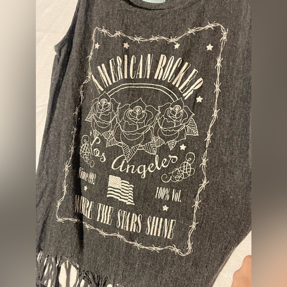 - Grey graphic Tank with frayed bottom - Picture 8 of 10